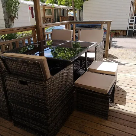 Meuble De Tourisme 6/8 Pers Bord De Sur 4* * Vias