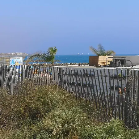 Prázdninový areál Meuble De Tourisme 6/8 Pers Bord De Sur 4* *