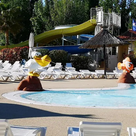Meuble De Tourisme 6/8 Pers Bord De Sur 4* Prázdninový areál Vias